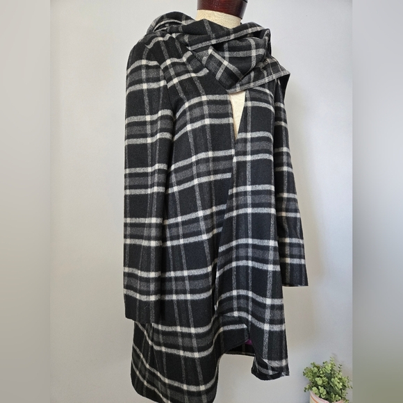 MARIO SERRANI Black, Grey Plaid Wrap Coat, Attached Scarf.Purple Silky Lining.8 - Picture 3 of 15